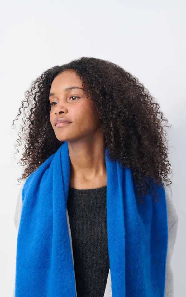 American Vintage Scarves And Shawls WomenMen Scarf Hizlaw Blue De Prusse American Vintage Scarves And Shawls WomenMen Scarf Hizlaw Blue De Prusse