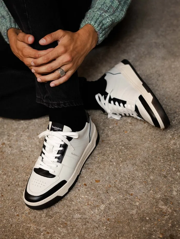 Cyrus Off White and Deep Black Men Bobbies Sneakers