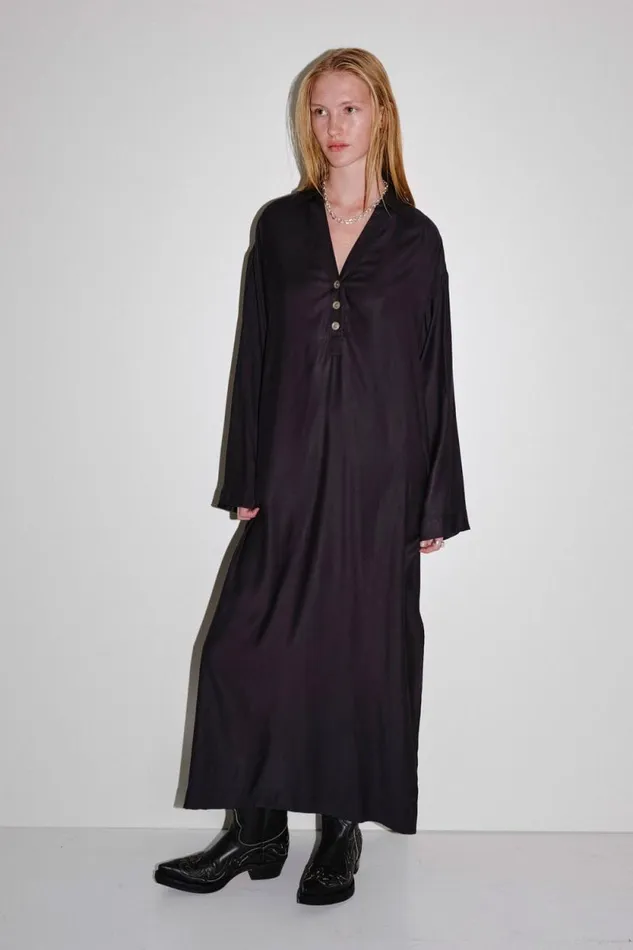 Dalary 8211 Black Women Won Hundred Dresses