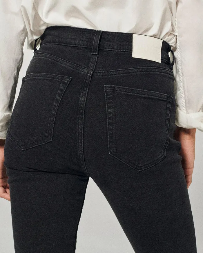 From Future Jeans Women Slim Fit Johnny Jeans Black