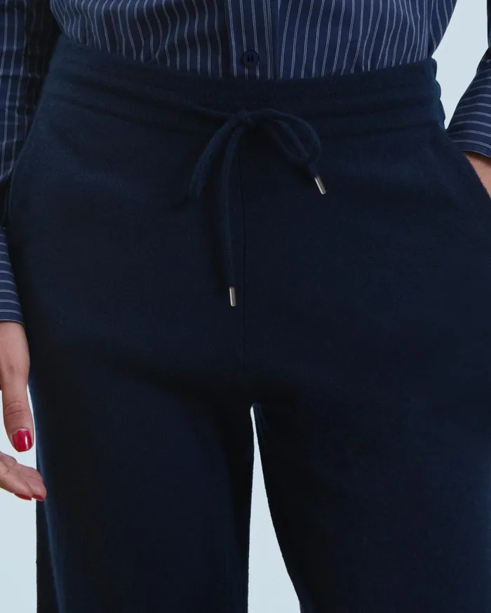 From Future Joggers Women Large Jogging Heart Navy
