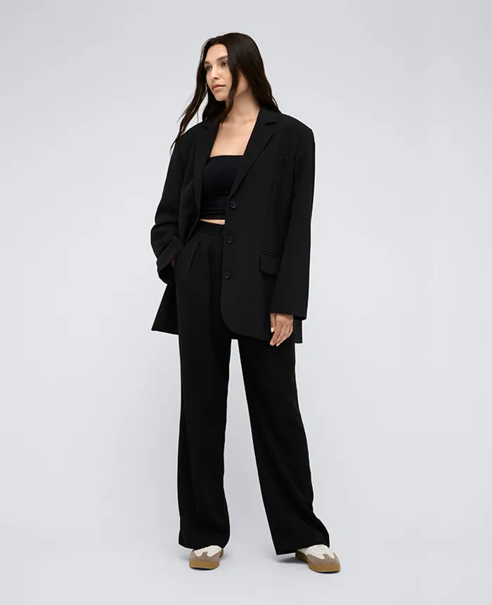 Kenneth Cole Blazers and Jackets Women Vision Twill Three Button Boyfriend Blazer Black