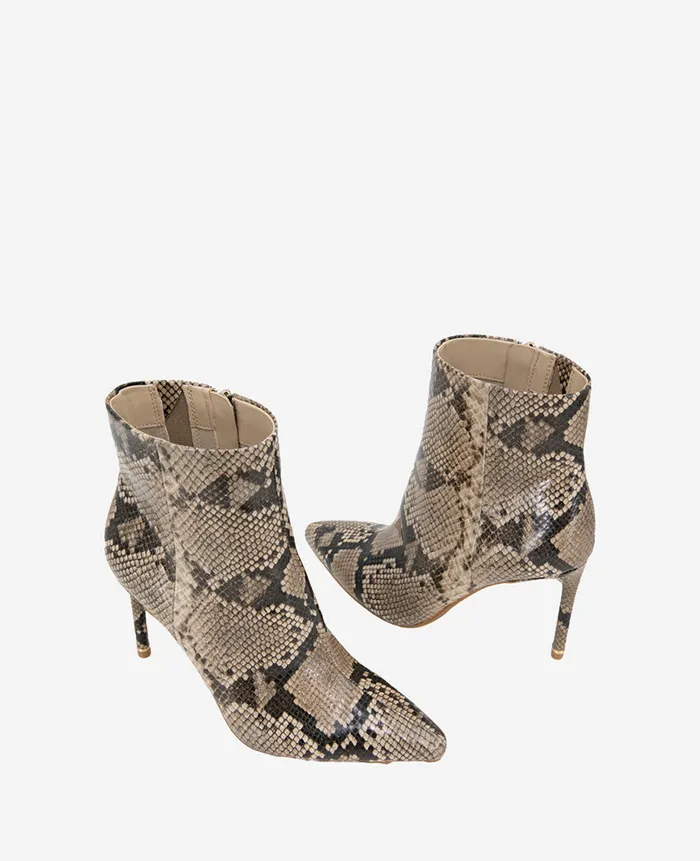 Kenneth Cole Boots and Booties Women Quincy Snakeskin Leather Heel Ankle Bootie Beige Kenneth Cole Boots and Booties Women Quincy Snakeskin Leather Heel Ankle Bootie Beige