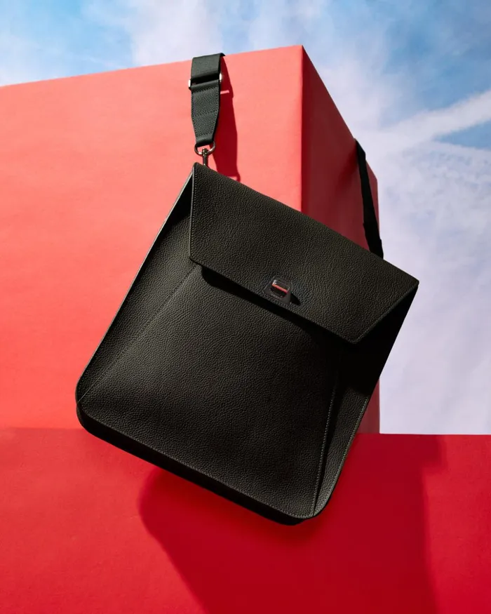 Medium Anouk Messenger In Cervocalf Leather Black Women Akris Messenger Bags