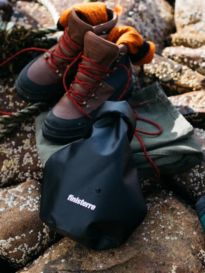 MenWomen Elements 5L Dry Bag Black Finisterre Bags
