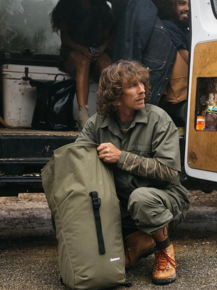 MenWomen Nautilus 23L Backpack Dark Olive Finisterre Bags