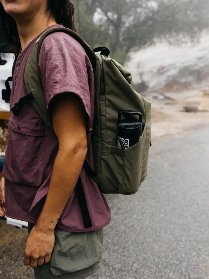MenWomen Nautilus 23L Backpack Dark Olive Finisterre Bags