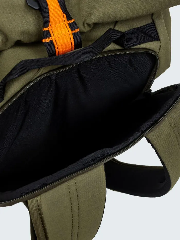 MenWomen Nautilus 23L Backpack Dark Olive Finisterre Bags