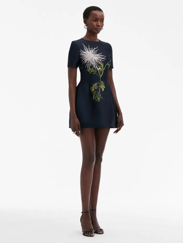 Oscar De La Renta Chrysanthemum Jacquard Short Sleeve Dress White Navy Women Dresses Oscar De La Renta Chrysanthemum Jacquard Short Sleeve Dress White Navy Women Dresses