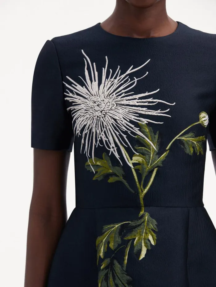 Oscar De La Renta Chrysanthemum Jacquard Short Sleeve Dress White Navy Women Dresses Oscar De La Renta Chrysanthemum Jacquard Short Sleeve Dress White Navy Women Dresses