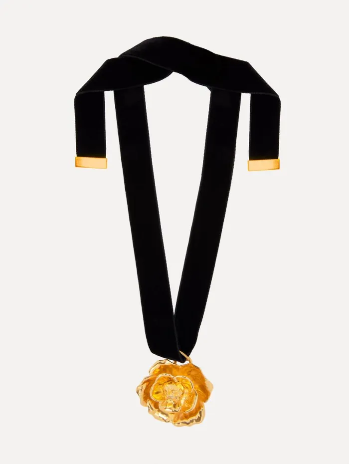Oscar De La Renta Gardenia Pendant Velvet Necklace Gold Women Necklaces