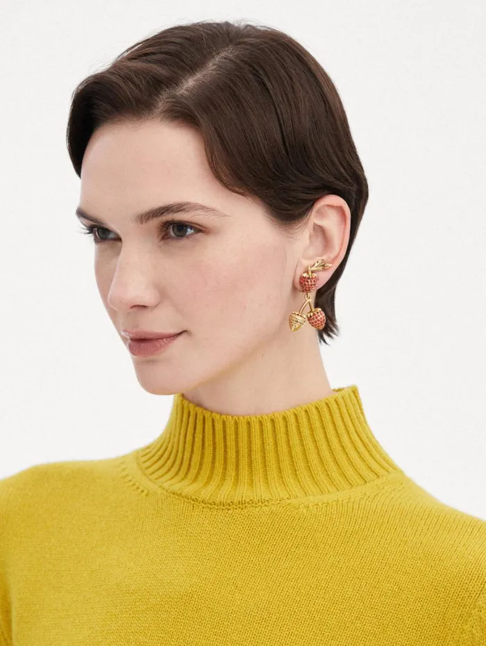 Oscar De La Renta Strawberry ClipOn Earrings Red Women Earrings Oscar De La Renta Strawberry ClipOn Earrings Red Women Earrings