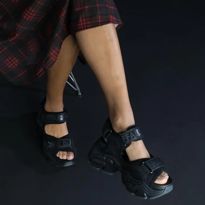 Shop Sandals and Slides BUFFALO Binary 0 Schwarzschwarz