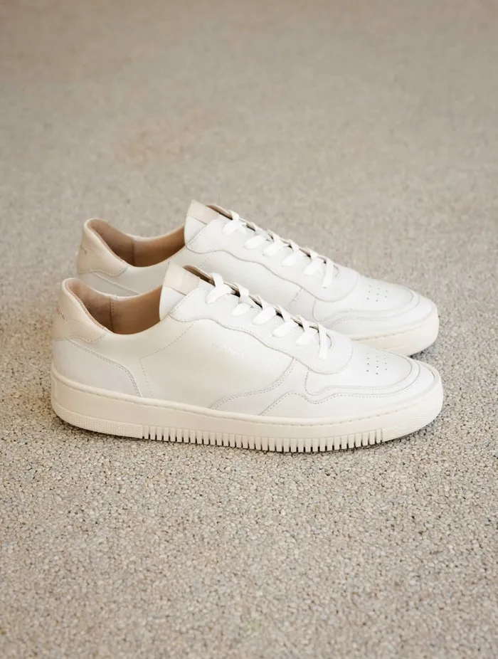 Travis Off White and Foam Men Bobbies Sneakers Travis Off White and Foam Men Bobbies Sneakers