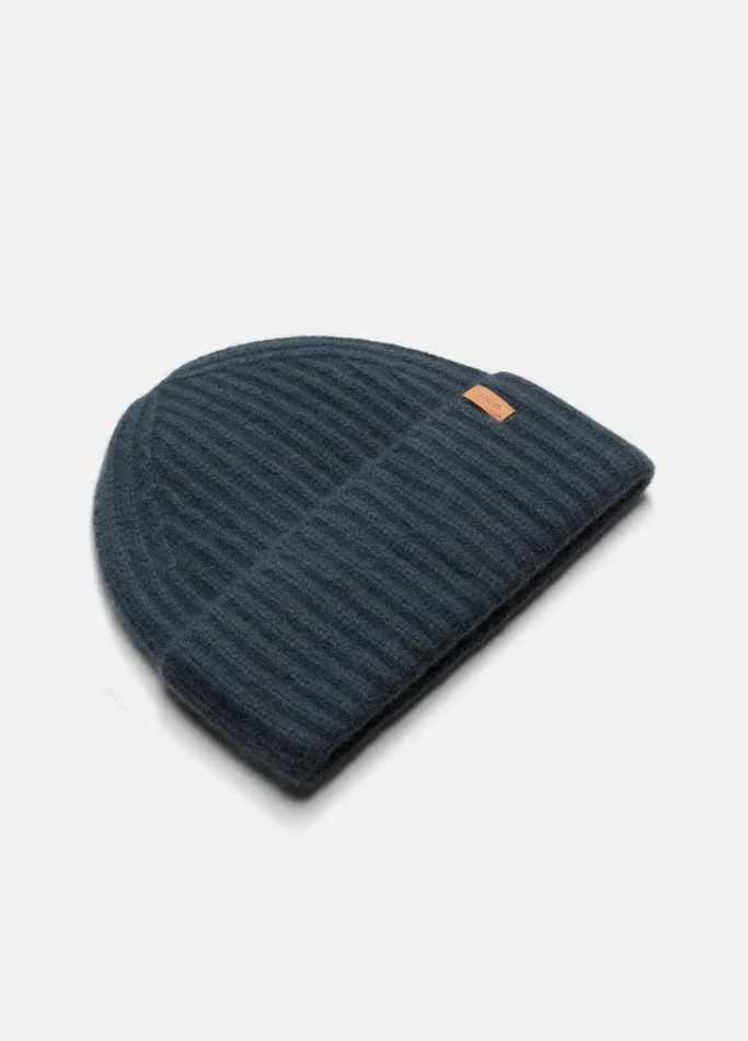 Vince Scarves Hats and Gloves Women Plush Cashmere Chunky Knit Hat Azurine